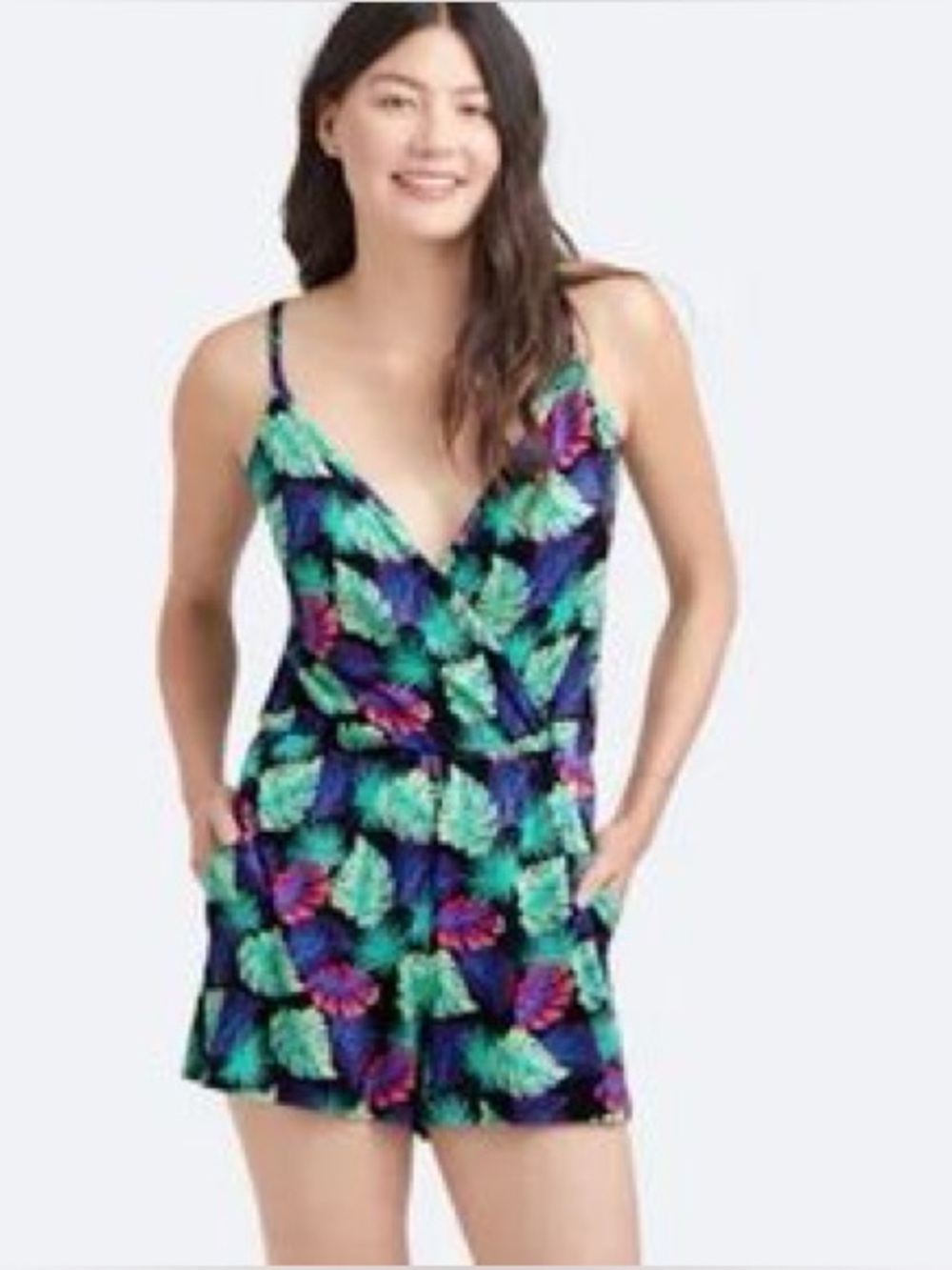 MeUndies UltraModal V-Neck Romper
Size medium
Like new
Leaf/tropical print